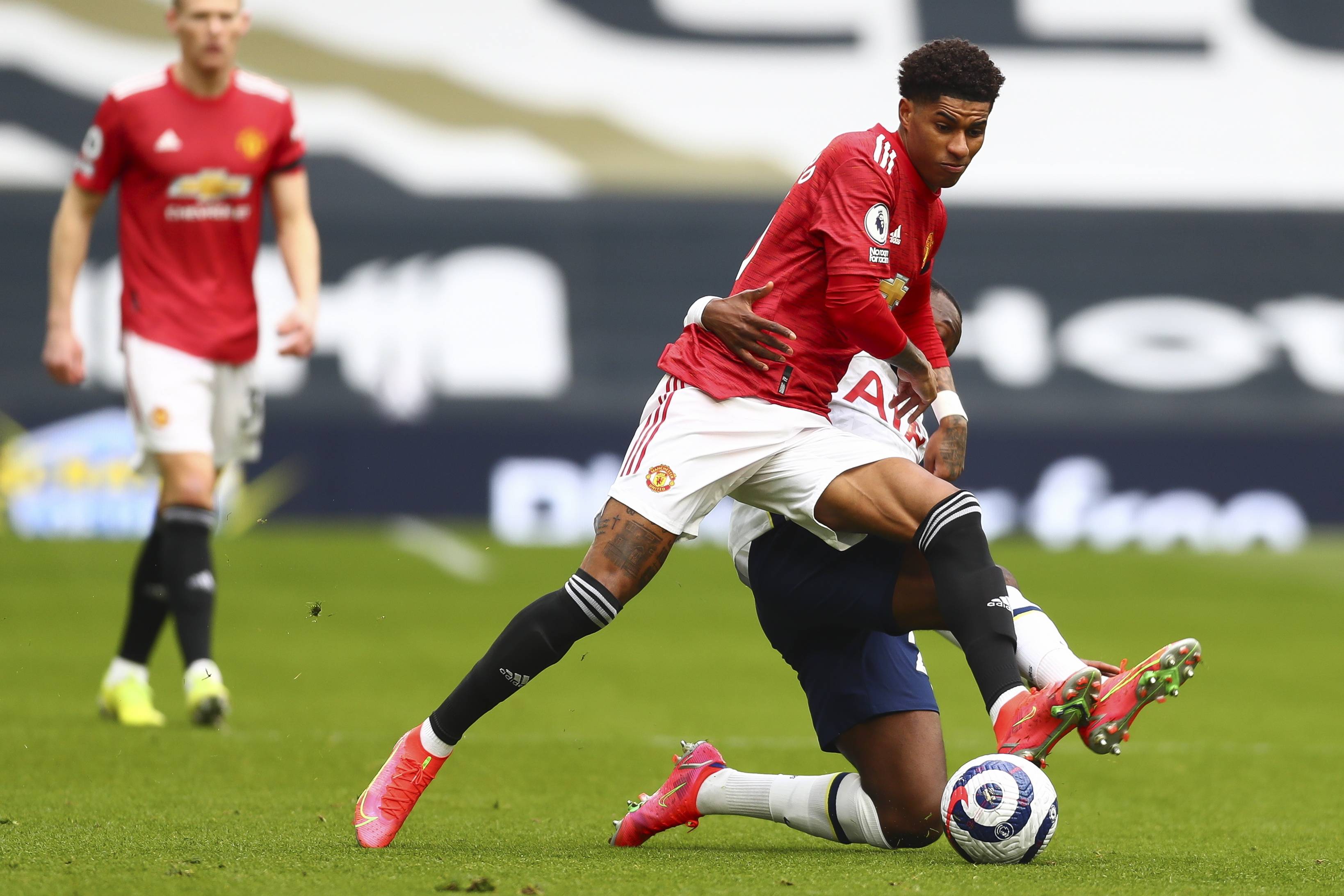 同時保持無 同時保持無